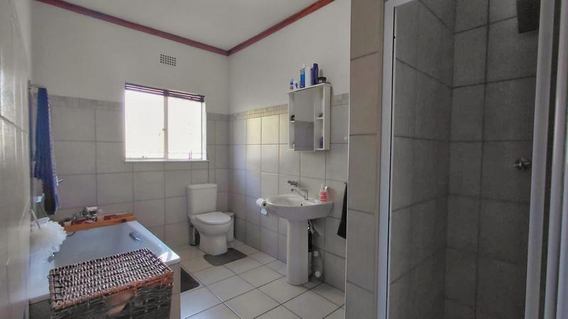 2 Bedroom Property for Sale in Langenhovenpark Free State